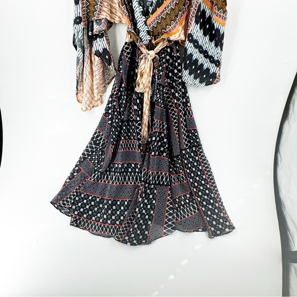 ✅ MEGHAN LOS ANGELES MAXI BOHO DEEP-V NECK KIMONO STYLE SLEEVE WITH SASH SIZE SM - Picture 2 of 9